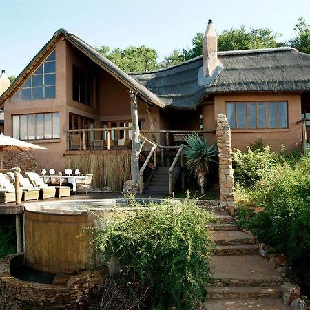 Impodimo Game Lodge Madikwe Wildreservaat Buitenkant foto