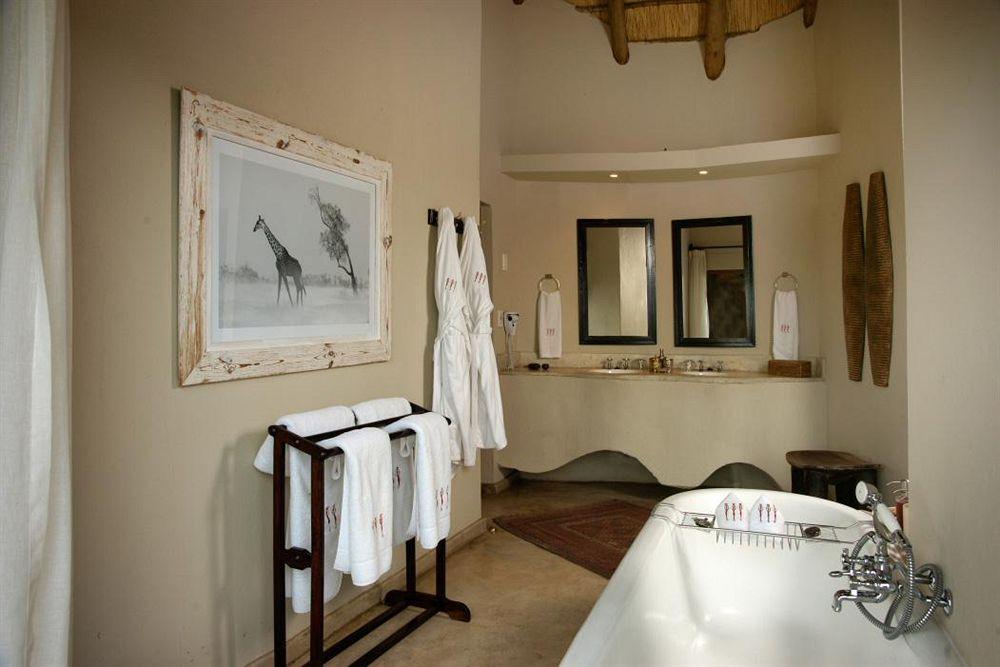 Impodimo Game Lodge Madikwe Wildreservaat Buitenkant foto
